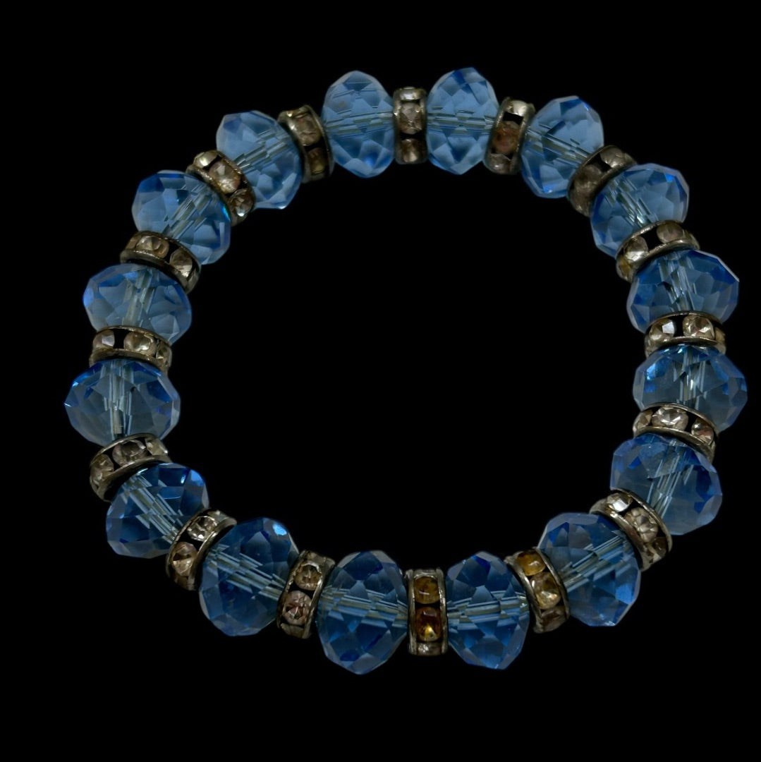 Stretchy Blue Faceted Silvertone Bracelet Sparkly Spacers