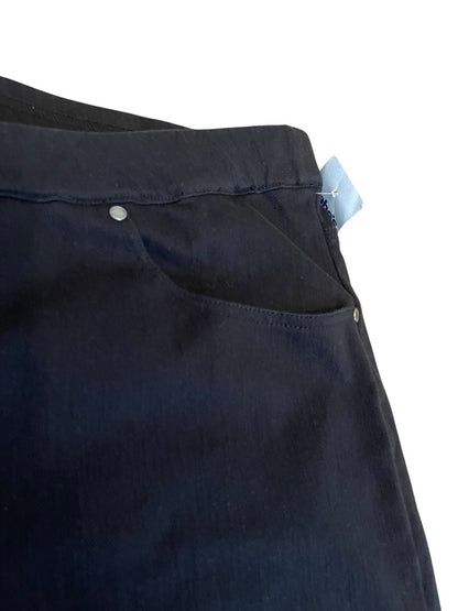 Size 30W Isaac Mizrahi Live! Womens Stretch Pull On Denim Shorts Pockets Black