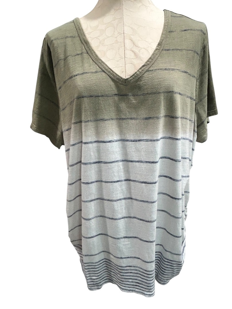 Size 18/20 Lane Bryant Ruched Side Tee Tshirt Womens Hombre Faded Design V-Neck
