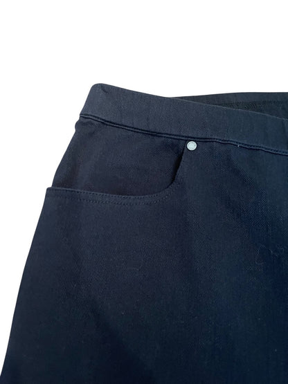 Size 30W Isaac Mizrahi Live! Womens Stretch Pull On Denim Shorts Pockets Black