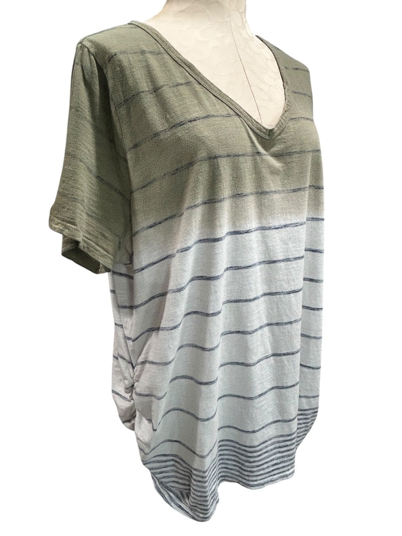 Size 18/20 Lane Bryant Ruched Side Tee Tshirt Womens Hombre Faded Design V-Neck