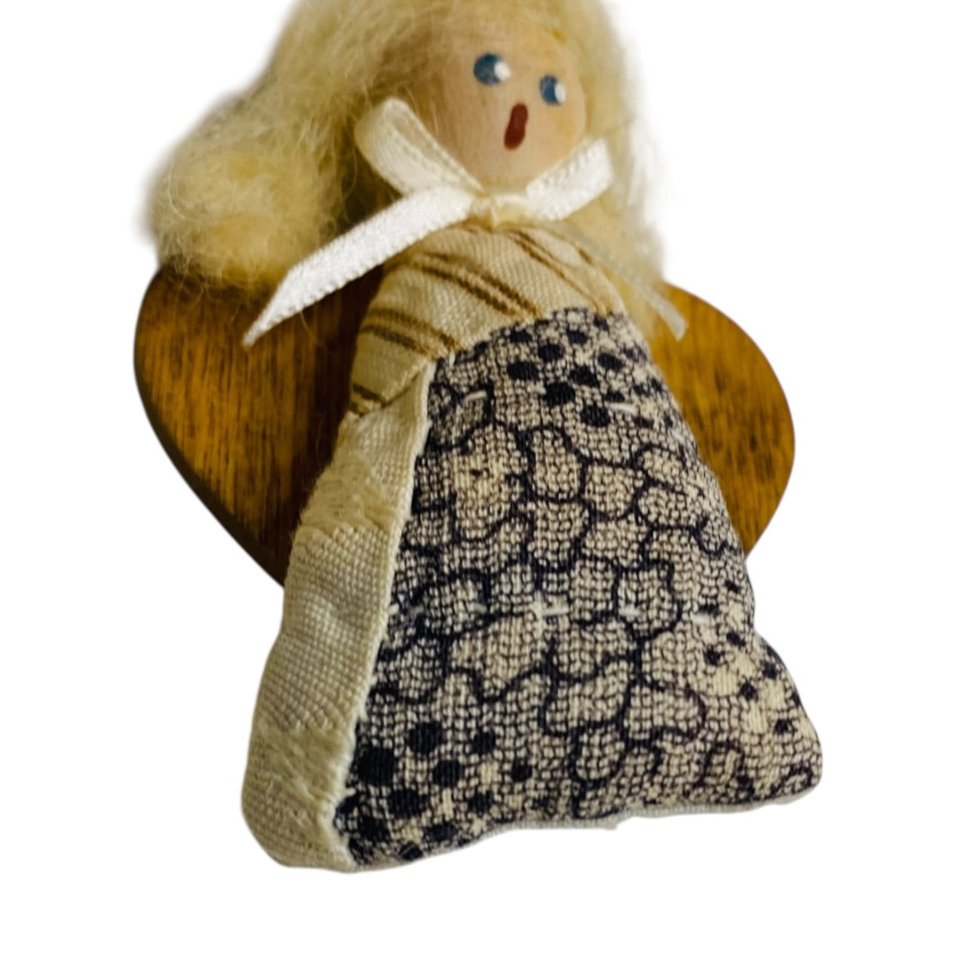 1990 Quilt Angel Pin Brooch Folk Art 3.5" Signed Sara Carr