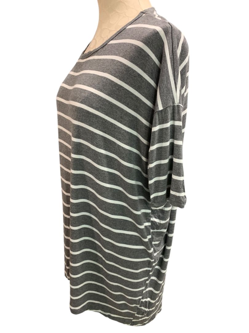 Size Small LulaRoe Womens Gray White Irma Tunic Hi Lo Tshirt