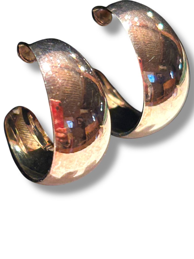 Silvertone Post Pierced Earrings Hoop .75" Diameter
