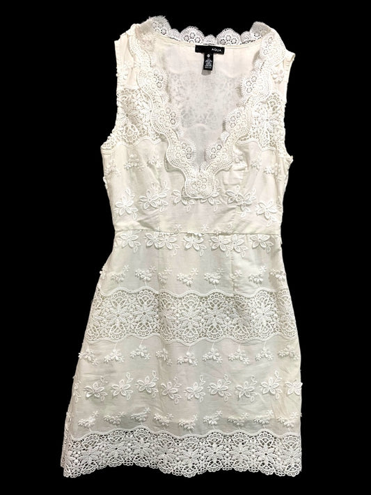 XS Aqua Brand White Sheath Dress Lace Applique V-Neck Sleeveless