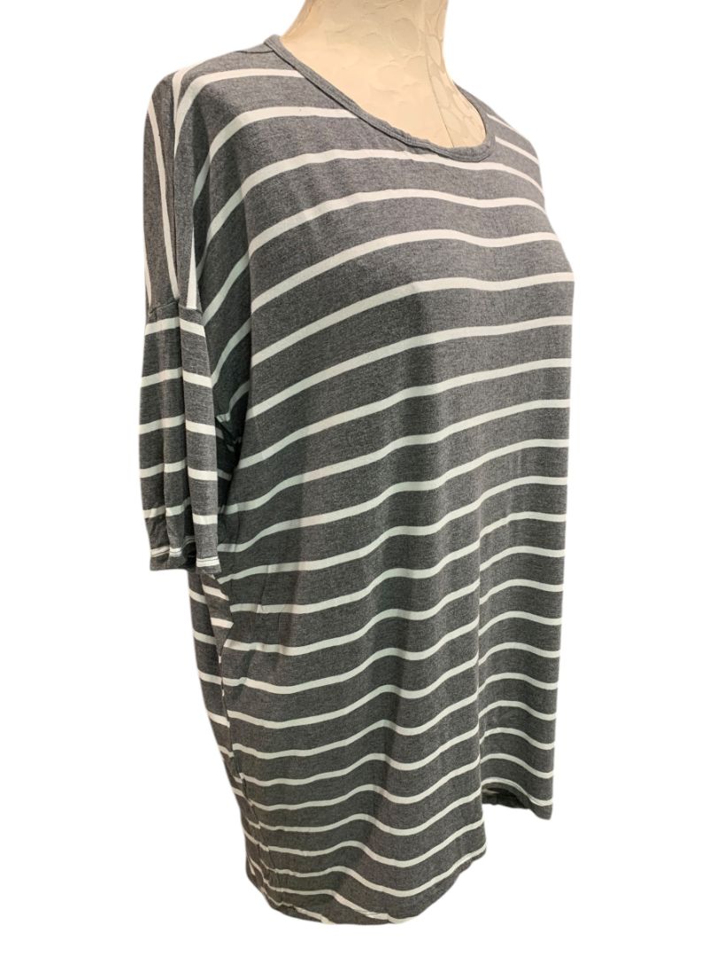 Size Small LulaRoe Womens Gray White Irma Tunic Hi Lo Tshirt