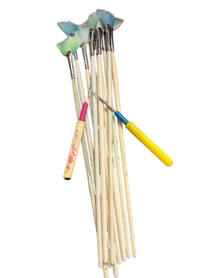 Lot of 12 Vintage Hair Hilighting Tools 10 Sunglitz Fan Brushes 2 Hooks