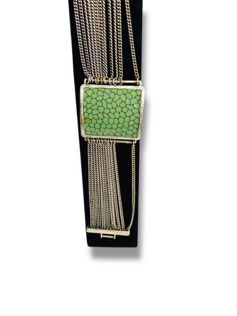 Silvertone Green Bracelet Foldover Clasp Reptile Design 7.5"