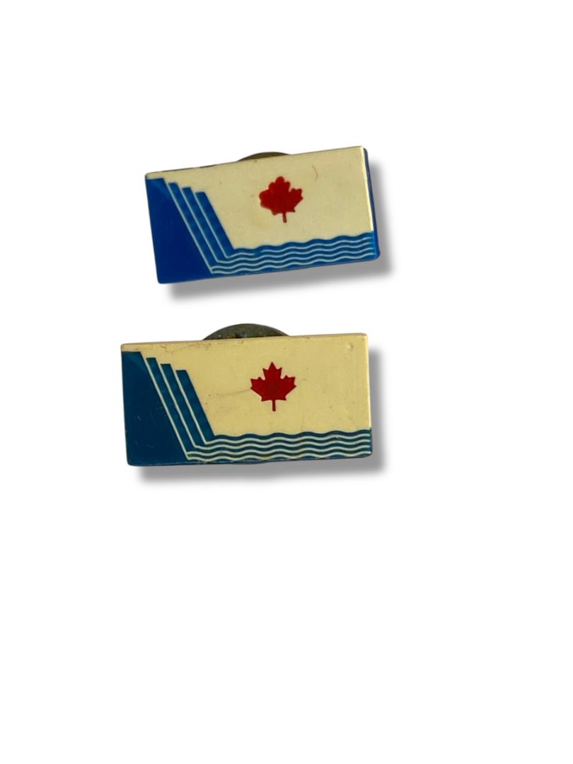 Vintage Water Dam Canadian Maple Leaf Niagara Falls .75" Set of 2