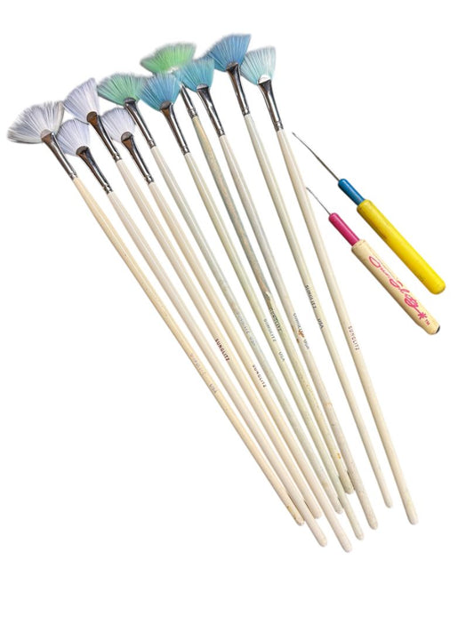 Lot of 12 Vintage Hair Hilighting Tools 10 Sunglitz Fan Brushes 2 Hooks