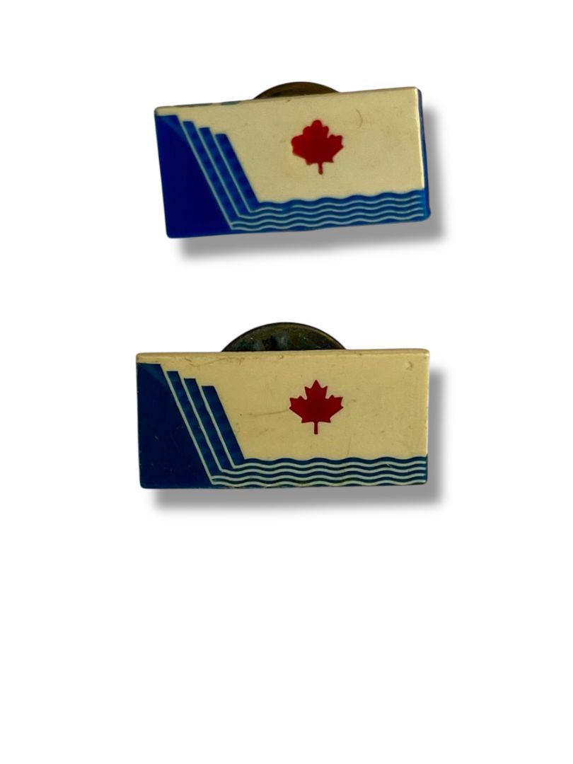 Vintage Water Dam Canadian Maple Leaf Niagara Falls .75" Set of 2