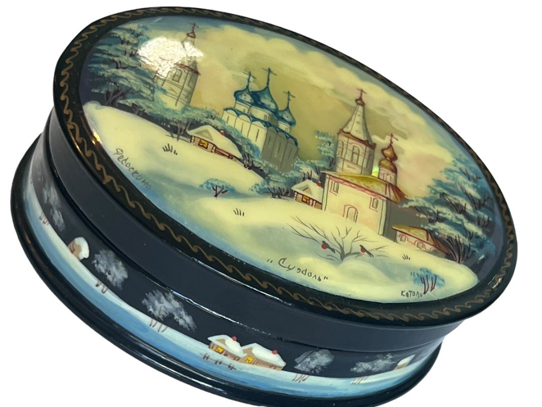 Russian Handpainted Signed Mother of Pearl Oval Lacquer Trinket Box Hinged Red Interior