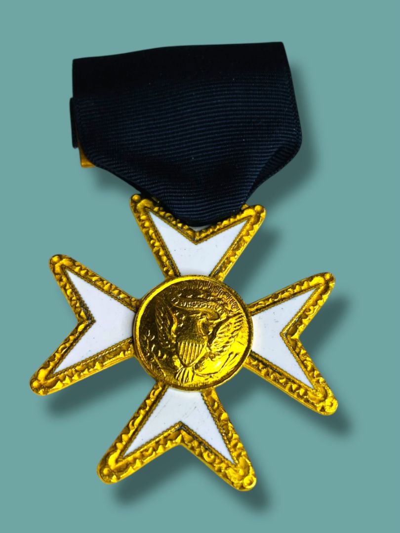 Vintage Widows Medal Masons Virginia Masonic White Enamel Maltese Cross Pin
