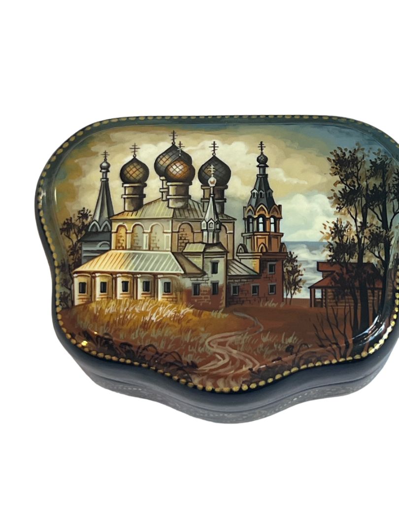 Russian Handpainted Signed Clam Shell Lacquer Trinket Box Trinity Cathedral Sergieva Lavra Mother of Pearl  Hinged Red Interior