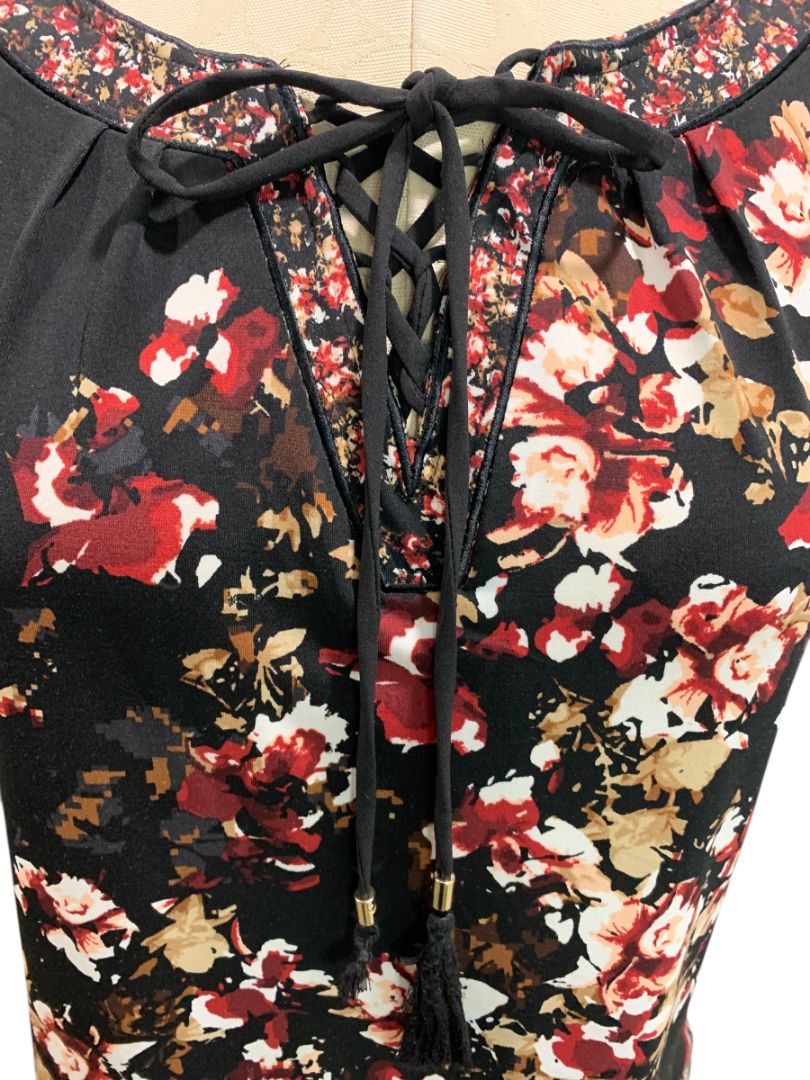 Small White House Black Market Womens Sleeveless Blouse Rose Print Shirt