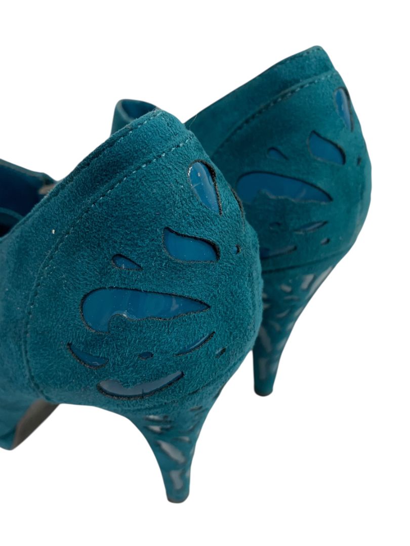 Size 8M Impo Womens Faux Suede Teal Lasercut 4.25" Heel Shoes