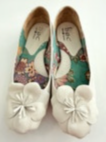 Y2K BOC Born Metallic White Leather Ballet Flats Shoes Flower Womens Size US 8
