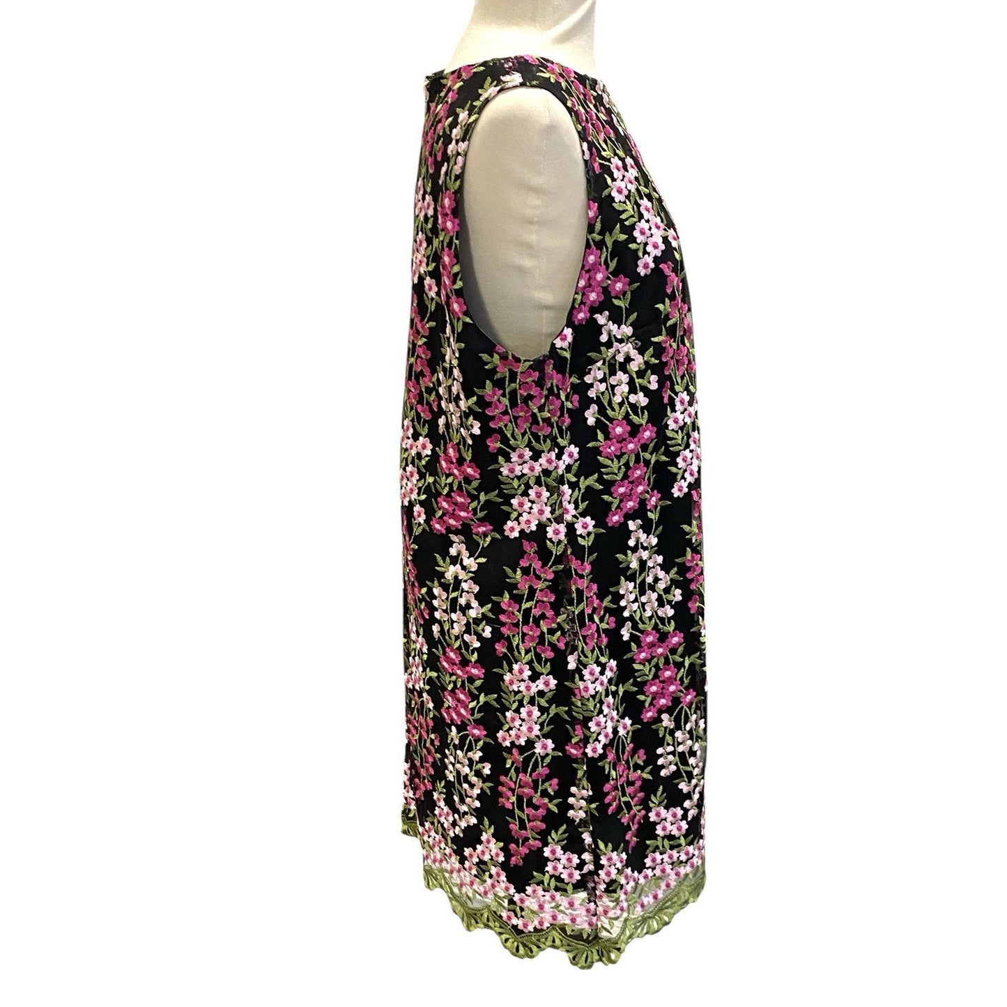 Tahari Arthur S. Levine Dress Black Floral Size 10 Embroidered Sleeveless