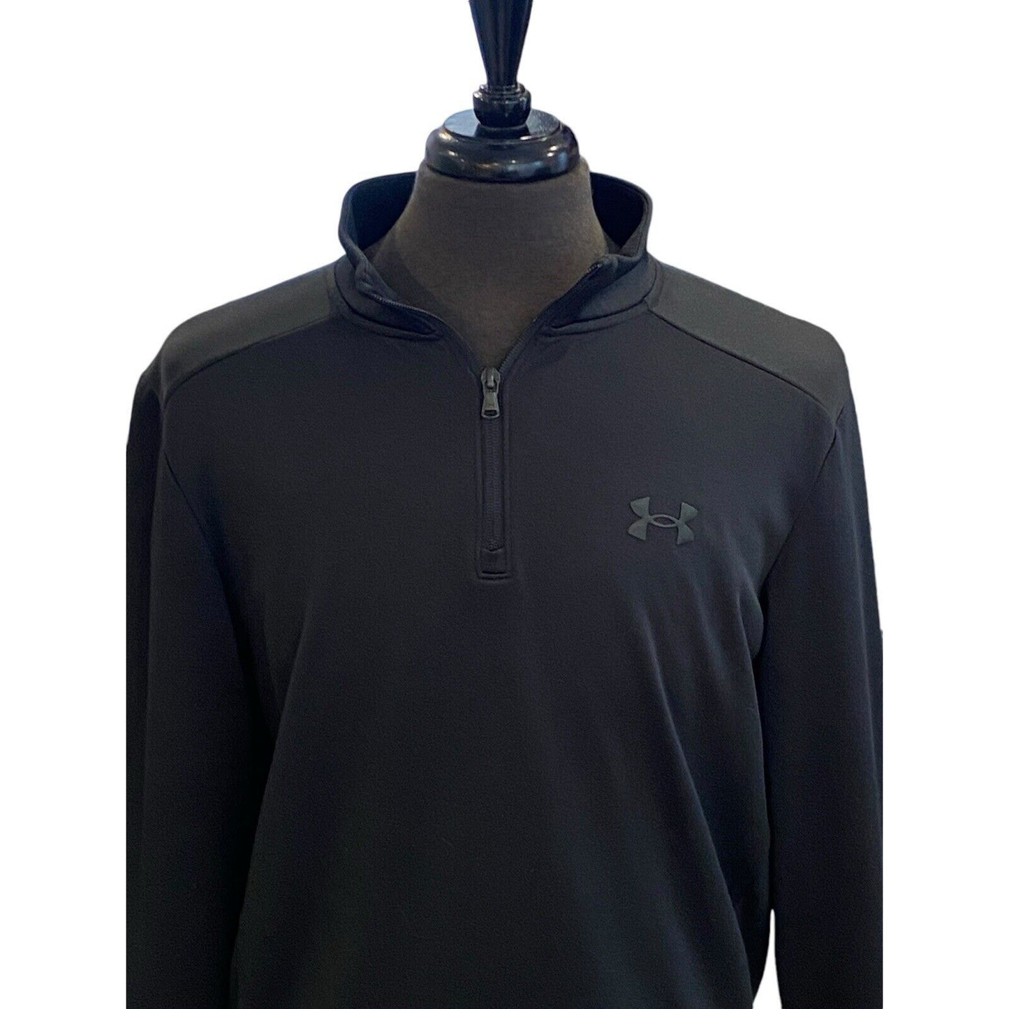Size Medium Under Armour Men's Black 1/4 Zip Loose Fit Jacket