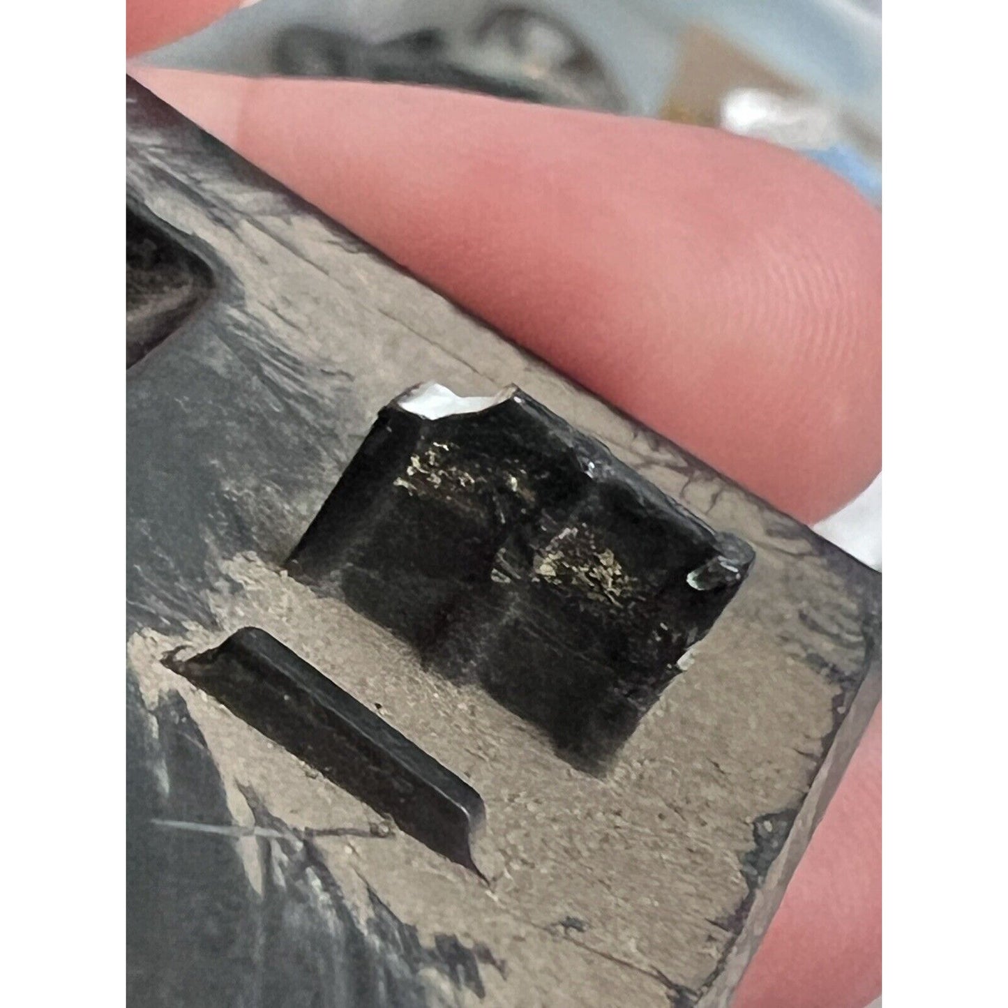 OEM Nissan Infiniti Front Grille Mount 62890-3JA0A-C1. 2014 2015 2016 2017-2019