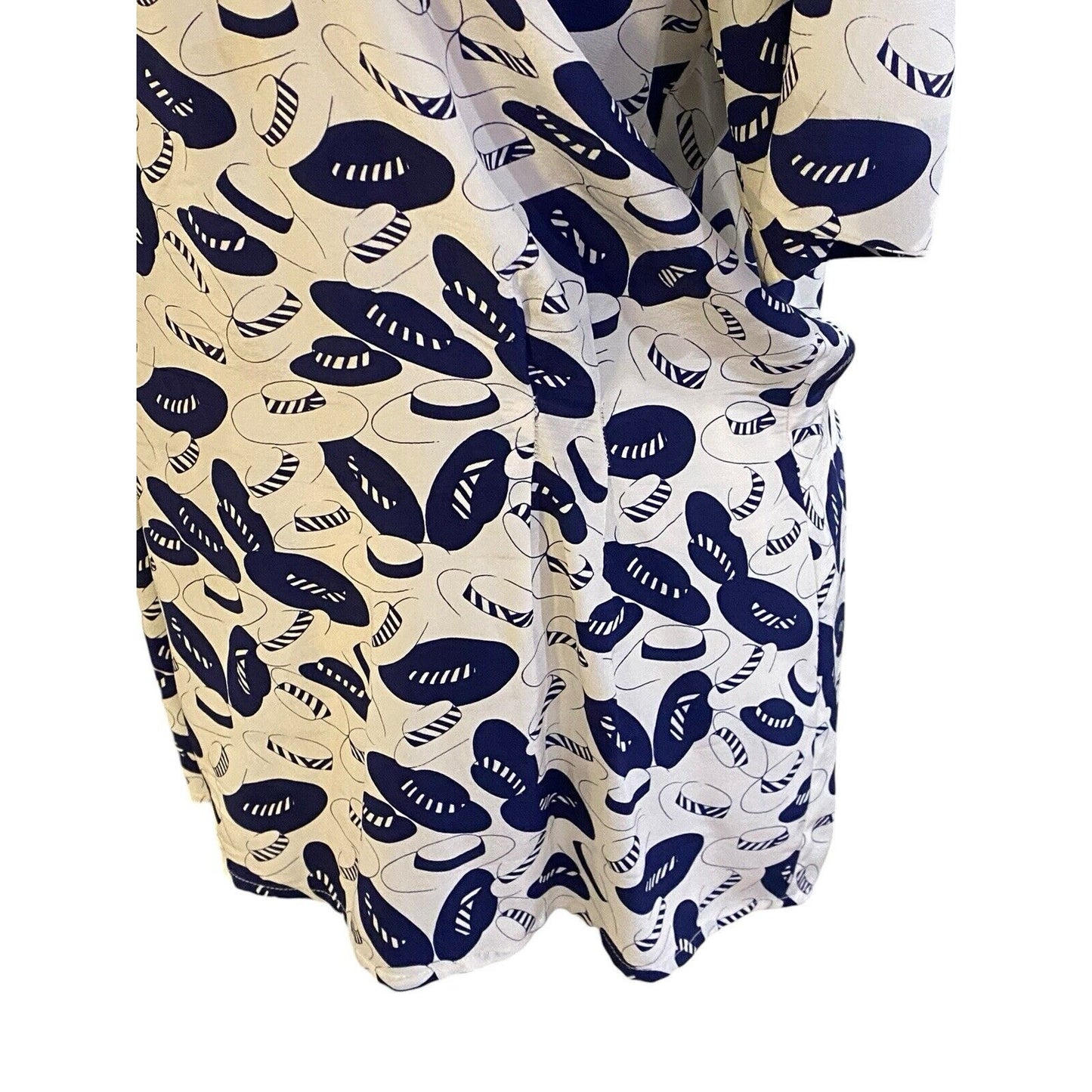 Size 12 Womens 100% Silk Blue Hat Print Fun Pullover Blouse Travel Wear Malouf’s