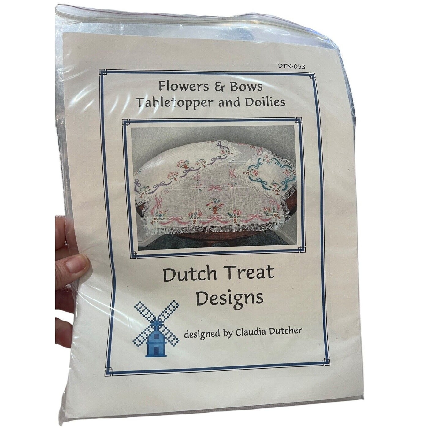 Claudia Dutcher Treat Designs Flowers Bows Table-topper Cross Stitch Kit Doilies