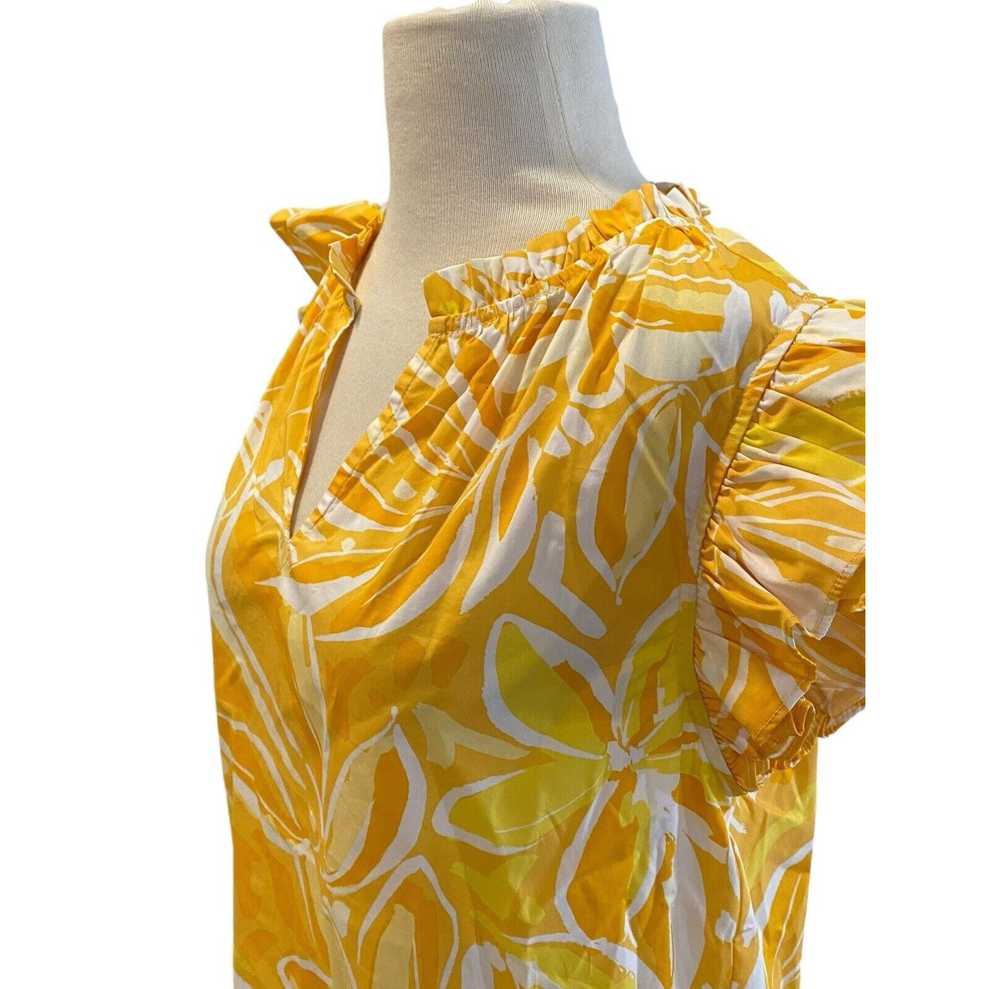 Small NWT Sugar Lips Sleeveless Floral Ruffled Shirt Top Blouse Yellow