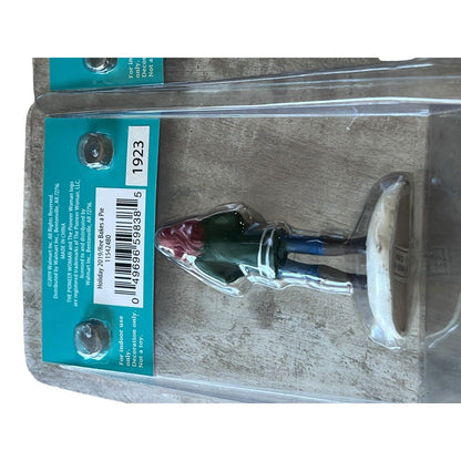 2 New The Pioneer Woman Ree Drummond Holiday Village Figurine "Ree Bakes A Pie"