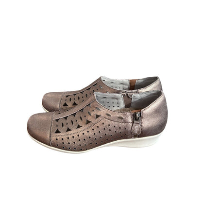 Drew Comfort Shoes Metro NEW Women's 9.5 Narrow Microdot Flat Gold Metal Cutout