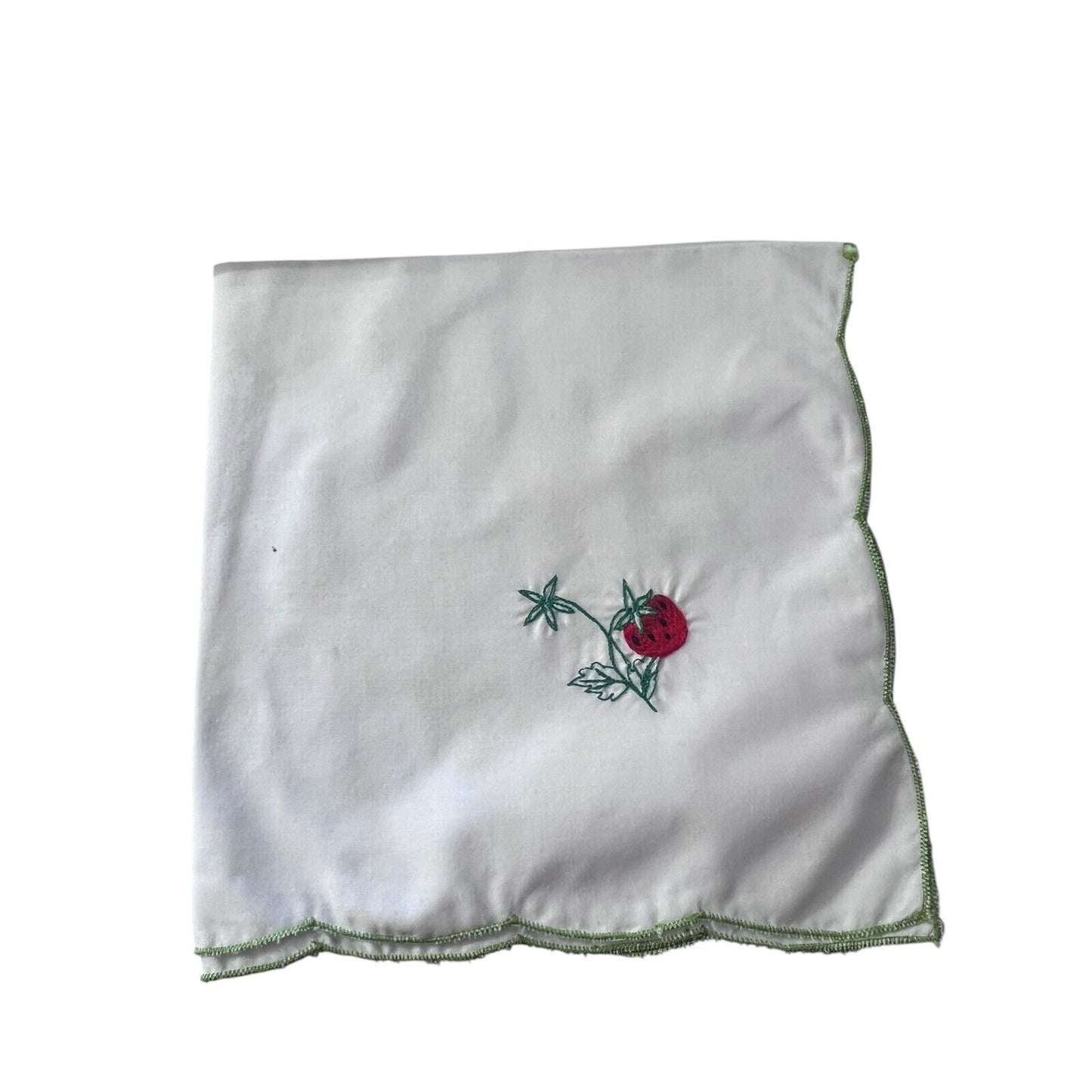 Set of 4 Vtg White Scalloped Linen Napkins Embroidered Strawberries Green Trim