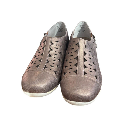 Drew Comfort Shoes Metro NEW Women's 9.5 Narrow Microdot Flat Gold Metal Cutout