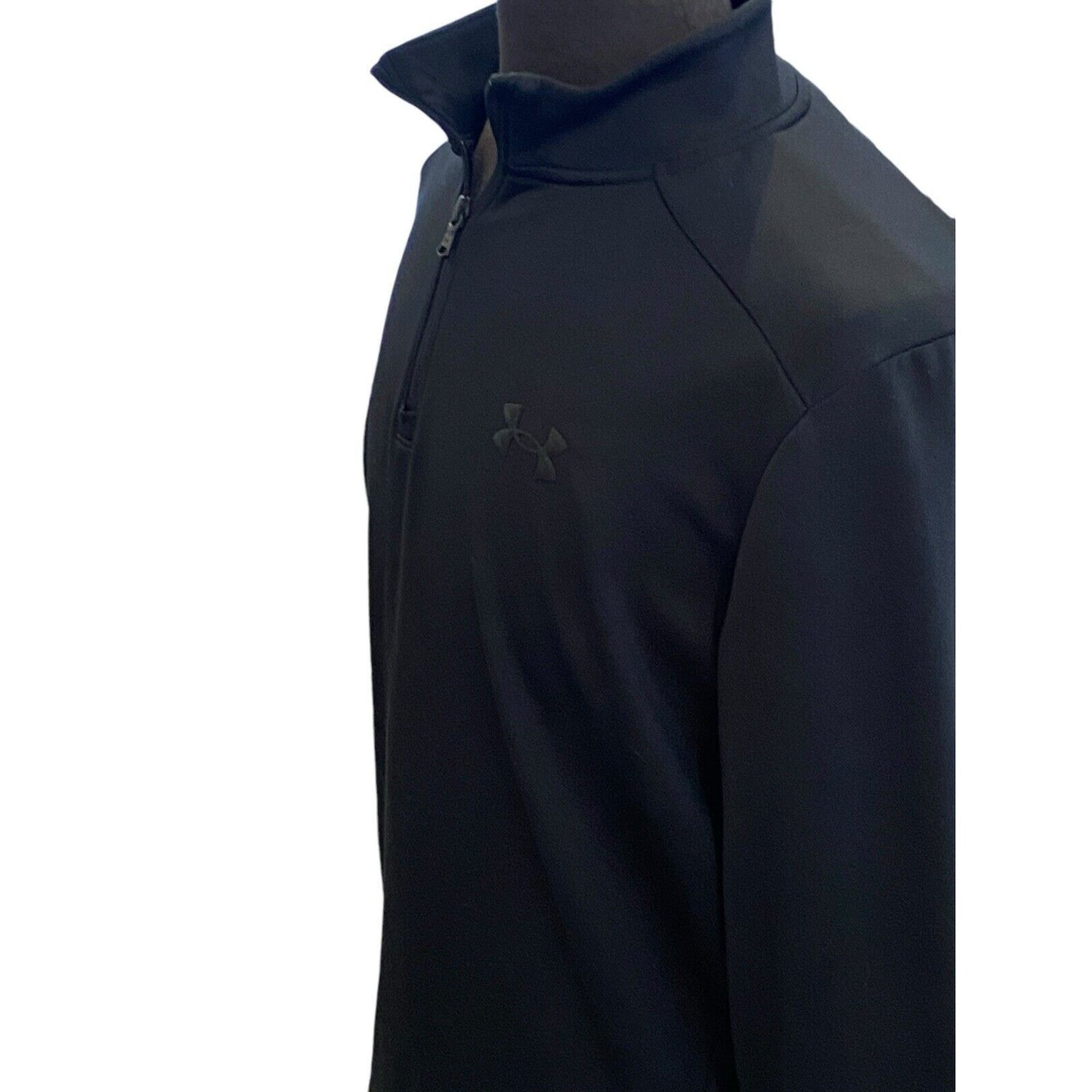 Size Medium Under Armour Men's Black 1/4 Zip Loose Fit Jacket