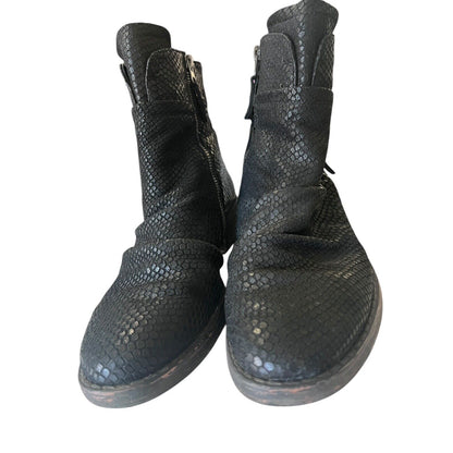 OTBT Boots Womens 8 M Yokel Shoes Black Leather Snakeskin Zipper Ankle Casual