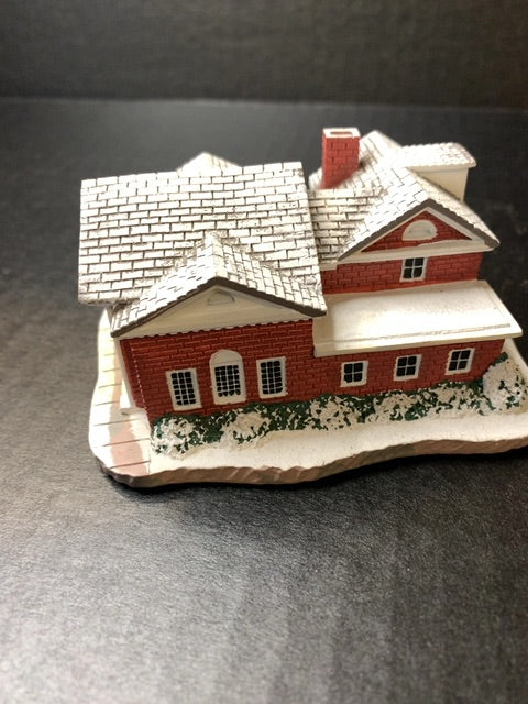 1990 Rhodes Studios Rockwells Main Street The Bank Holiday House Figurine