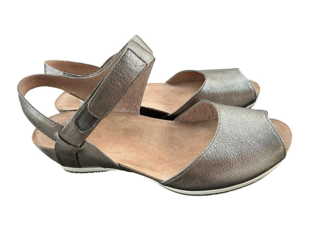 Size 37 (US 6.5) Dansko Womens Vera Sandals Gold Metallic Leather Wedge Heel Shoes