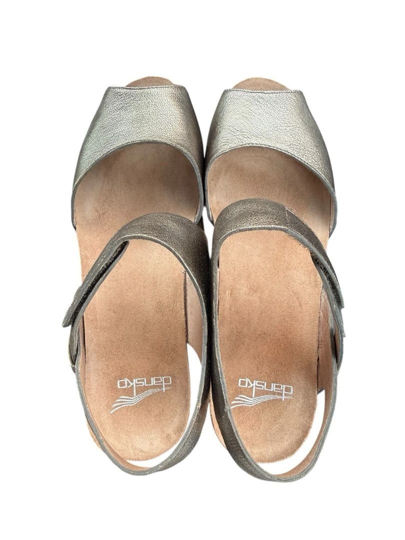 Size 37 (US 6.5) Dansko Womens Vera Sandals Gold Metallic Leather Wedge Heel Shoes