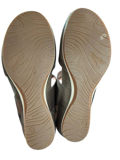 Size 37 (US 6.5) Dansko Womens Vera Sandals Gold Metallic Leather Wedge Heel Shoes