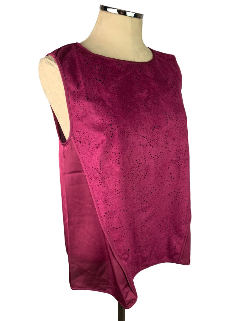 Medium Nicole Richie Collection "Marion" Top Fuschia Lined Perforated Button Back Sleeveless