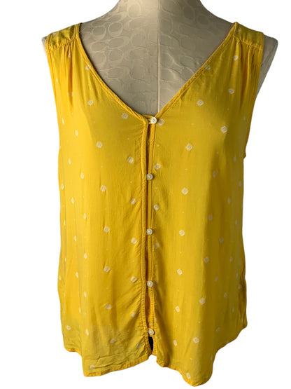 Medium Gap Women's Yellow Gold Sleeveless Button Up V-Neck Blouse