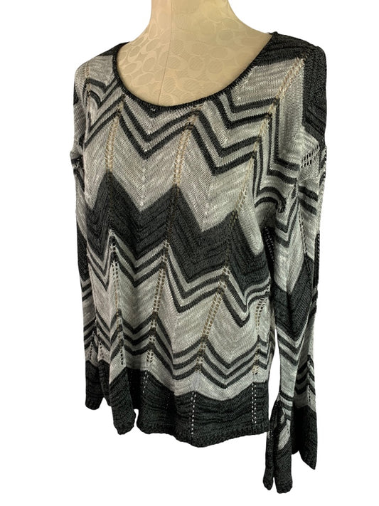 18/20 Avenue Women's Pullover Loose Knit Bell Sleeve Sweater Gray Chevron