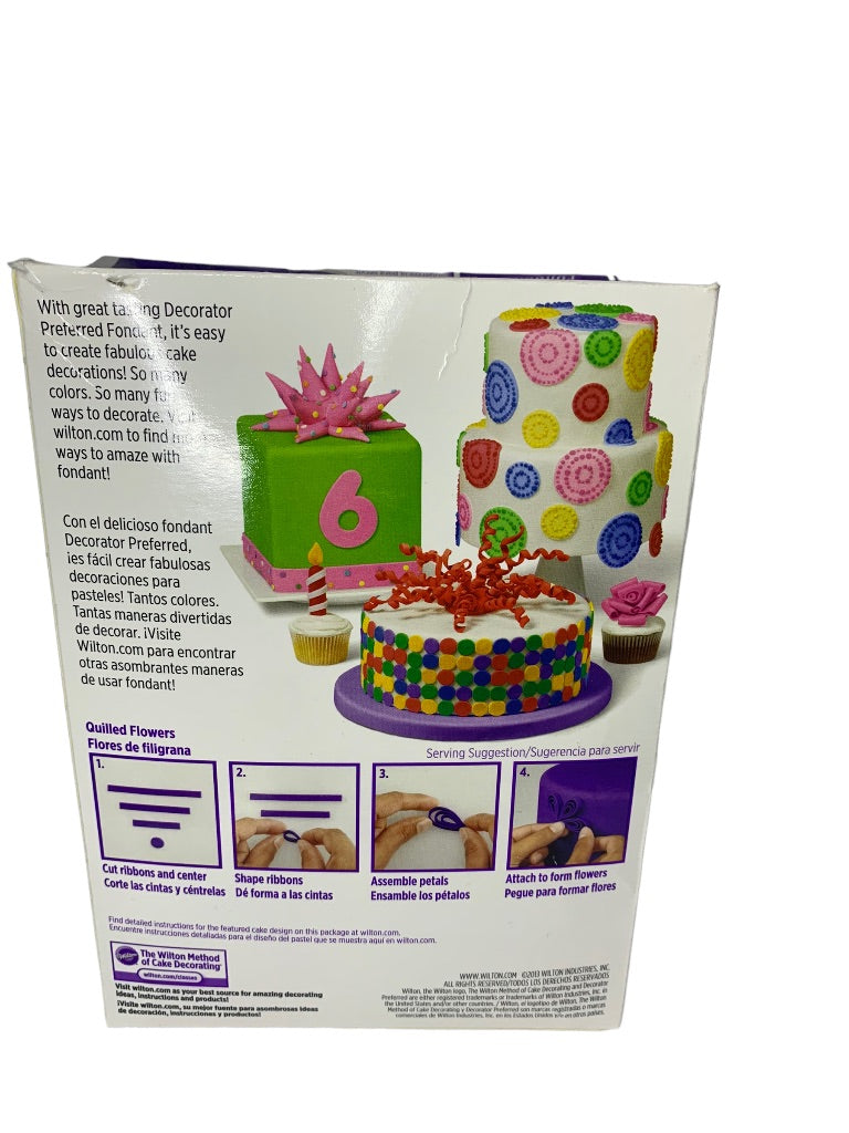 Wilton Decorator Preferred Purple Fondant 24 oz. Fondant Icing