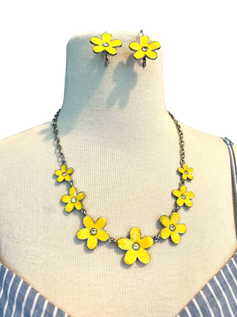 Silvertone Daisy Necklace Earring Set Yellow Enamel 21" - 24"