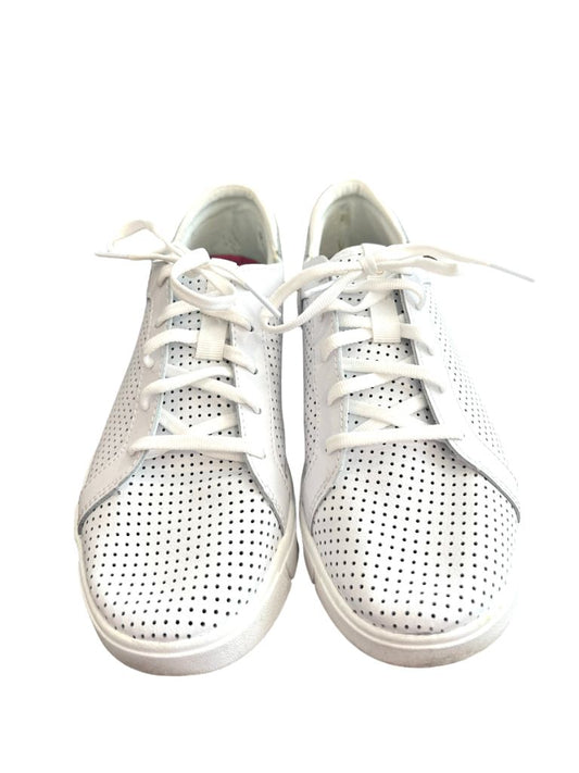 7.5W Ryka Haiku White Preforated Lace Sneakers Great Condition