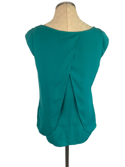 Medium Worthington Green Petal Back Cap Sleeve Pullover Women's Blouse