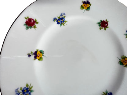 Royal Victoria 8 1/4" Salad Plate Floral Bouquet Bone China Gold Rim