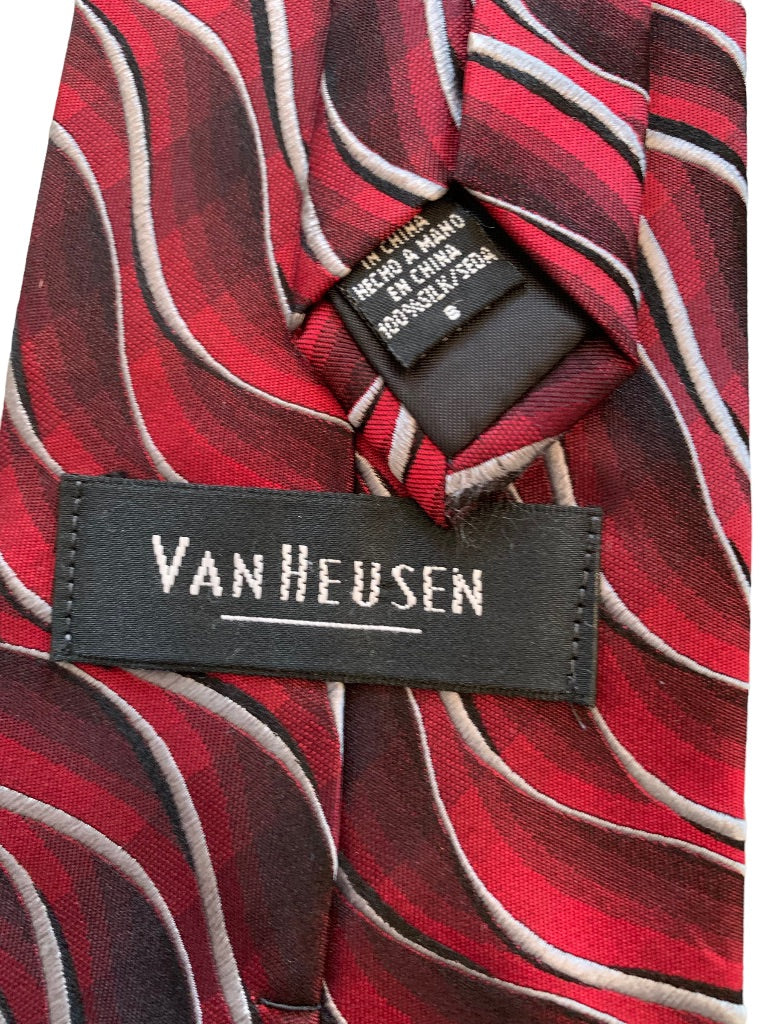 Van Heusen Men's 58" Necktie Tie 100% Silk Stain Resistant Red Gray Wave Pattern