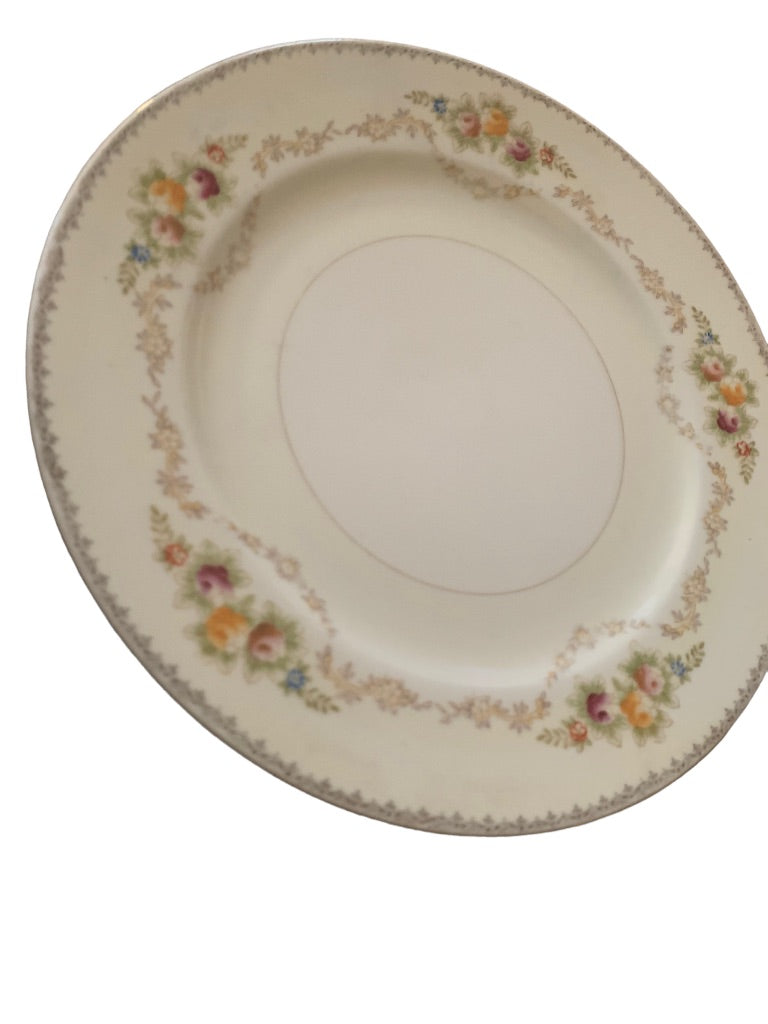 Meito Japan 10" Dinner Plate Vintage Ivory with Gold Swag Floral