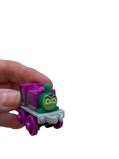 Thomas and Friends Minis DC Super Friends Trains DMM96 Robin Catwoman The Riddler Beast Boy