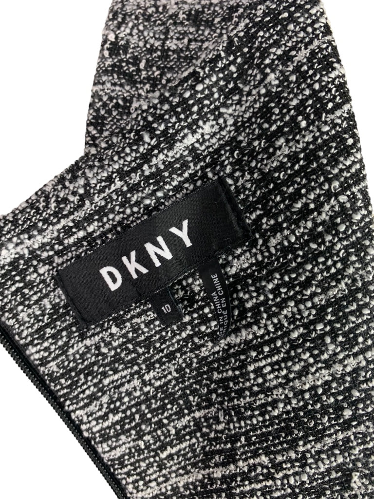 10 DKNY Black White Stretch Tweed Sheat Dress Sleeveless V-Neck Back Zip