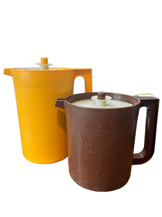 Vintage Yellow Apricot Tupperware 2 Quart Brown 1.5 qt Pitchers Push Button Lids